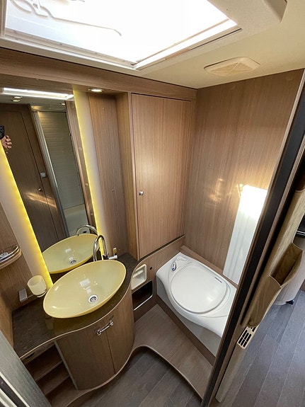 Bürstner AVIANO i 870 -förtält -Dubbla värme system -Vinter pkt -Lågmilare-Ac 20 of 29