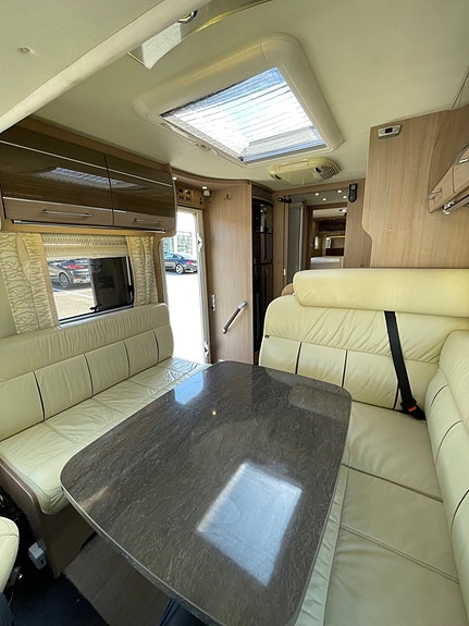 Bürstner AVIANO i 870 -förtält -Dubbla värme system -Vinter pkt -Lågmilare-Ac 13 of 29
