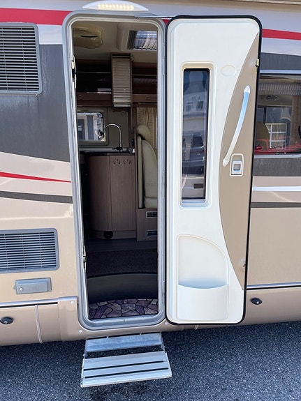 Bürstner AVIANO i 870 -förtält -Dubbla värme system -Vinter pkt -Lågmilare-Ac 8 of 29