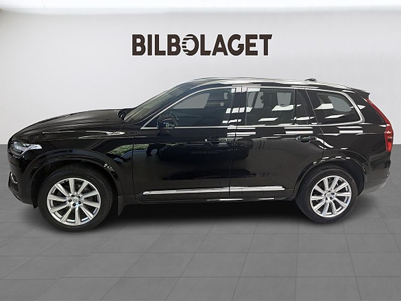 Volvo XC90 2 of 9