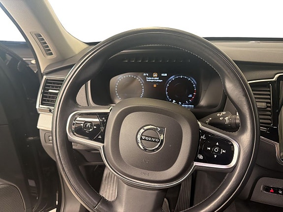 Volvo XC90 8 of 9