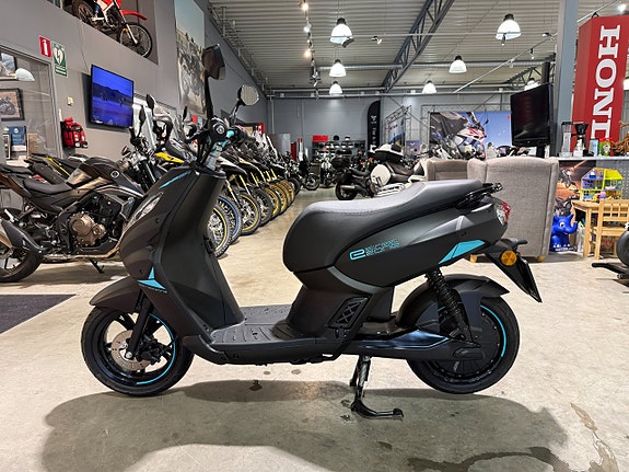 Peugeot e-Streetzone Elmoped #Endast 50mil# 5 of 12