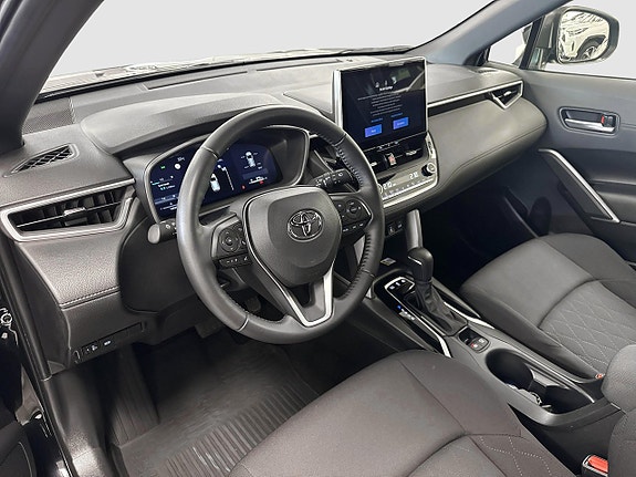 Toyota Corolla Cross 7 of 12