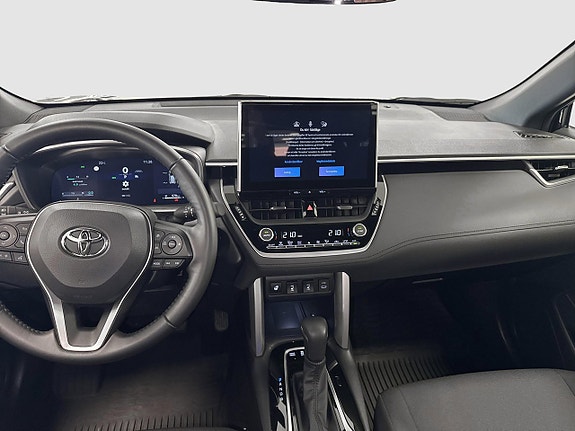 Toyota Corolla Cross 9 of 12