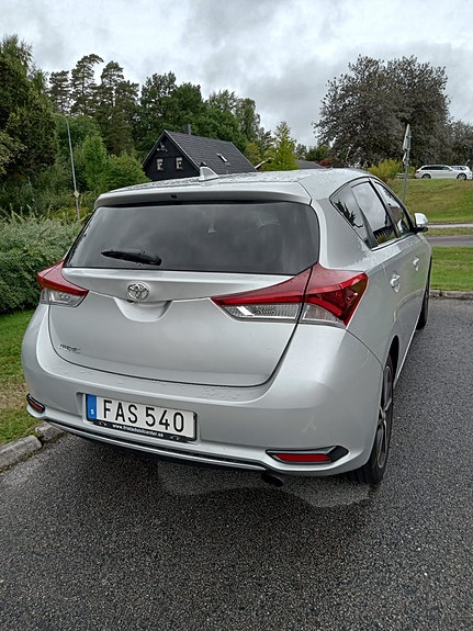 Toyota Auris 3 of 10