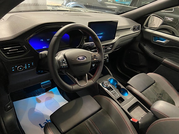 Ford Kuga 8 of 27