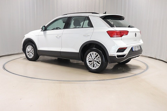 Volkswagen T-Roc 6 of 10