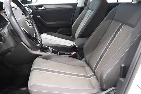 Volkswagen T-Roc 7 of 10