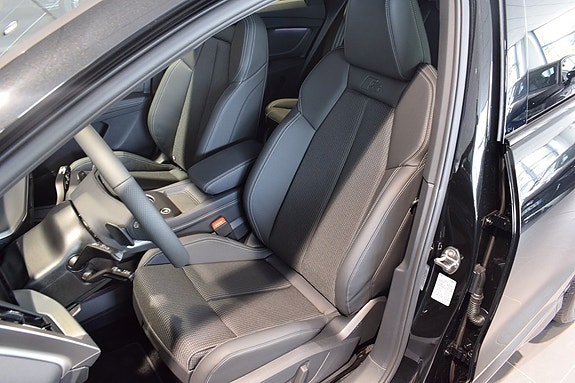 Audi Q4 e-tron 6 of 9