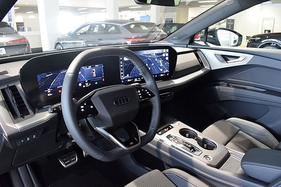 Audi Q4 e-tron 5 of 9