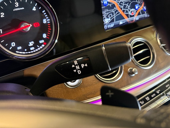 Mercedes-Benz E220 d 14 of 16