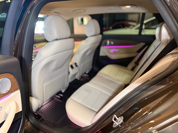 Mercedes-Benz E220 d 16 of 16