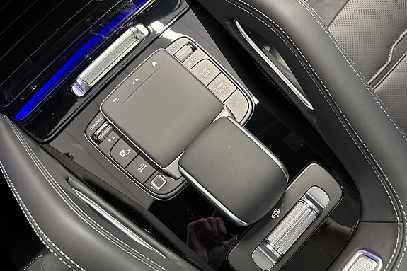 Mercedes-Benz GLE53 23 of 28