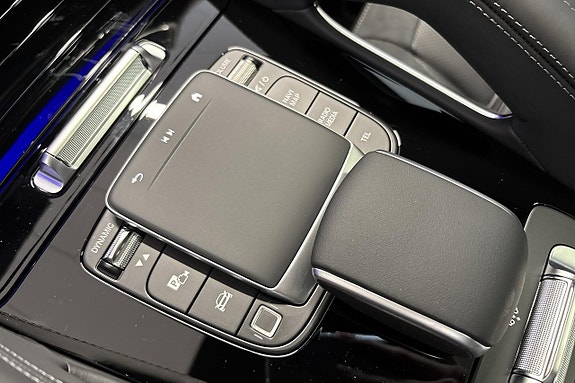 Mercedes-Benz GLE53 13 of 28