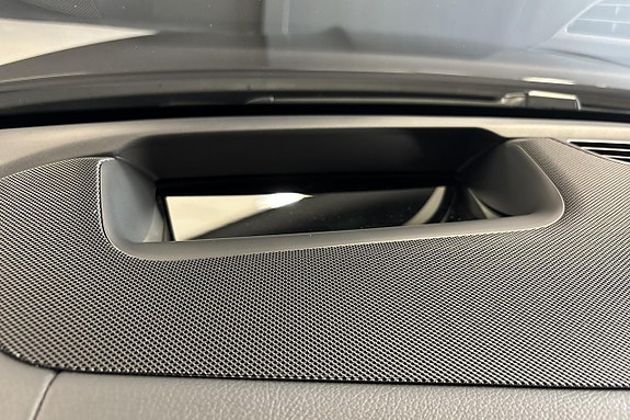Mercedes-Benz GLE53 21 of 28