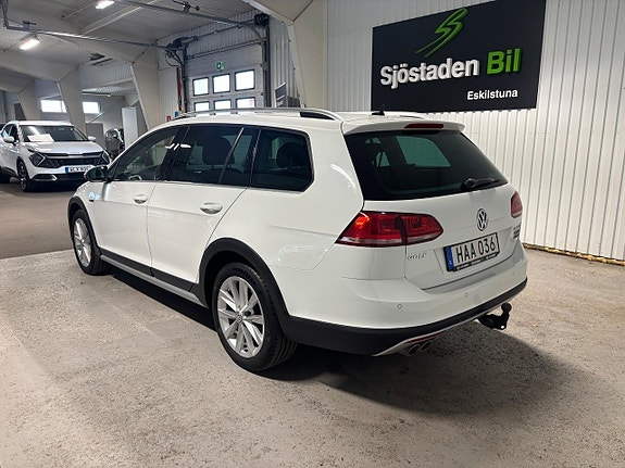 Volkswagen Golf Alltrack 3 of 19