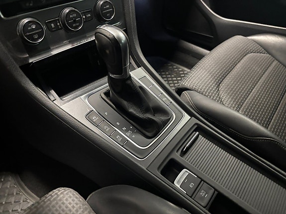 Volkswagen Golf Alltrack 12 of 19