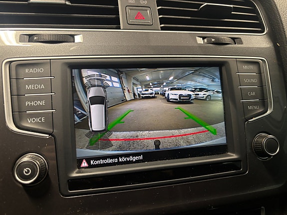Volkswagen Golf Alltrack 13 of 19