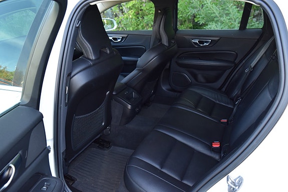 Volvo V60 9 of 14