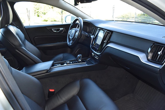 Volvo V60 11 of 14