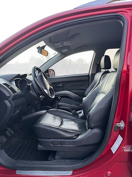 Mitsubishi Outlander 7 of 16