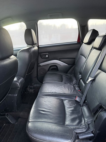 Mitsubishi Outlander 10 of 16