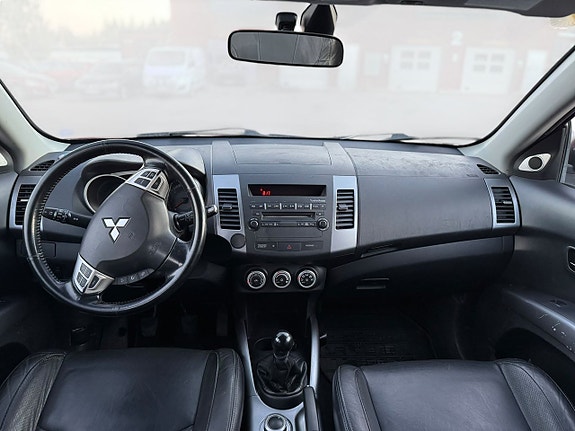 Mitsubishi Outlander 8 of 16