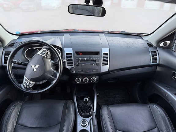 Mitsubishi Outlander 9 of 16