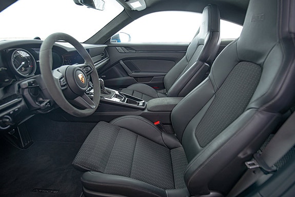 Porsche 911 Carrera T 11 of 30