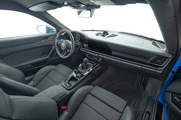 Porsche 911 Carrera T 13 of 30