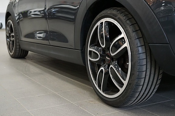MINI Cooper S 6 of 23