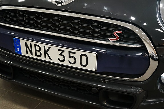 MINI Cooper S 17 of 23