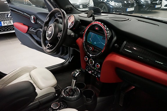 MINI Cooper S 19 of 23