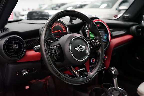 MINI Cooper S 18 of 23