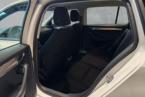 Skoda Octavia 11 of 17