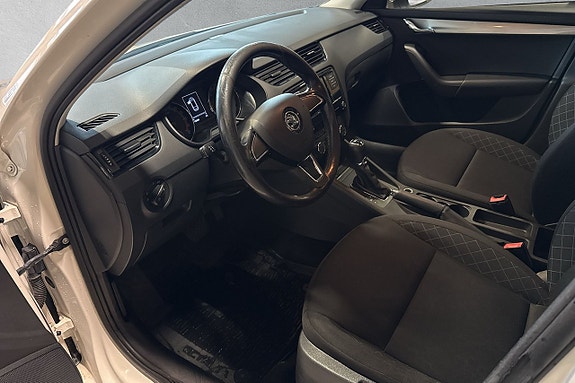 Skoda Octavia 10 of 17