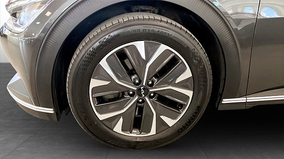 Kia EV6 9 of 24