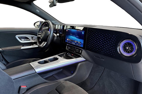 Mercedes-Benz CLA350 11 of 20