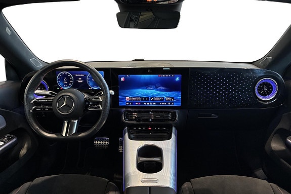 Mercedes-Benz CLA350 9 of 20