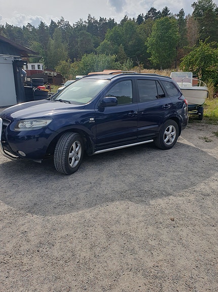 Hyundai Santa Fe 3 of 3