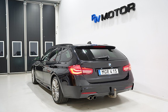 BMW 330i 6 of 27