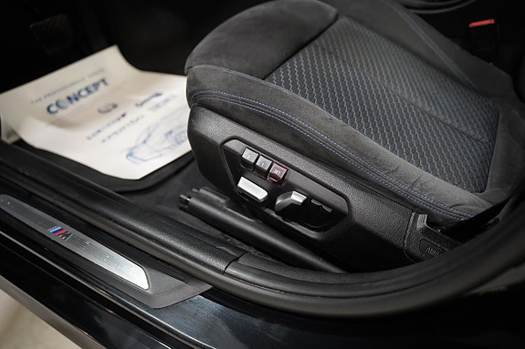 BMW 330i 11 of 27