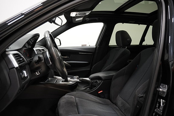 BMW 330i 8 of 27