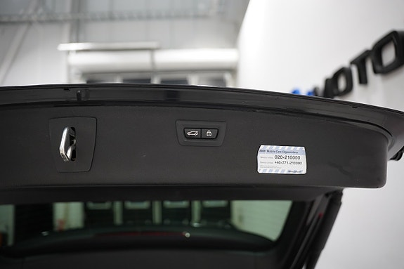 BMW 330i 27 of 27