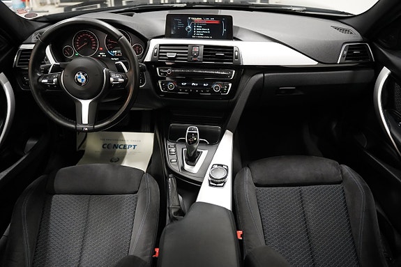 BMW 330i 13 of 27