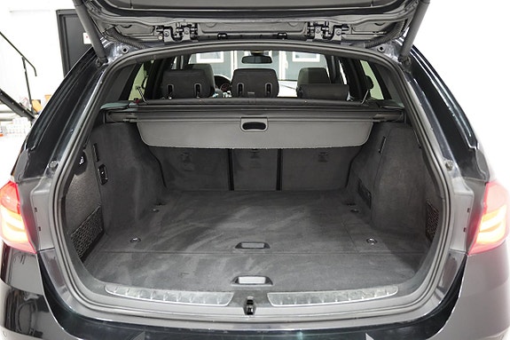 BMW 330i 25 of 27