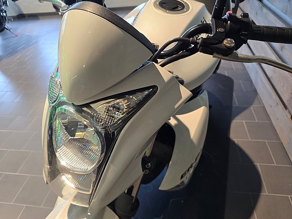 Kawasaki ER-6N ER-6n ABS 13 of 17