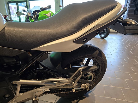 Kawasaki ER-6N ER-6n ABS 15 of 17