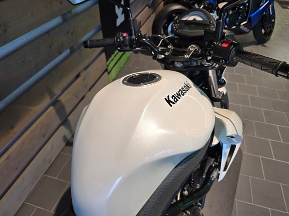 Kawasaki ER-6N ER-6n ABS 4 of 17
