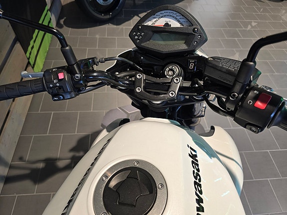 Kawasaki ER-6N ER-6n ABS 5 of 17